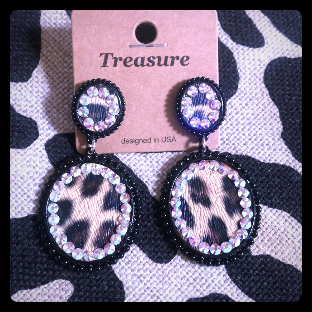 Brand new-Black leopard tear drop earrings